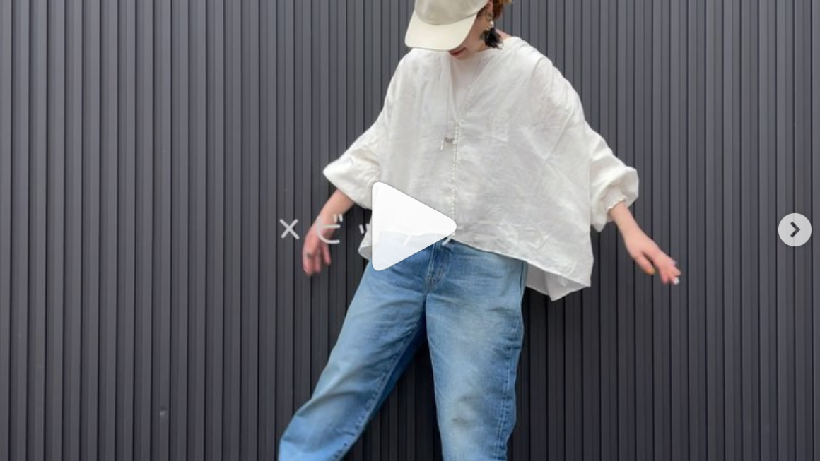 【袖ギャザーブラウス】