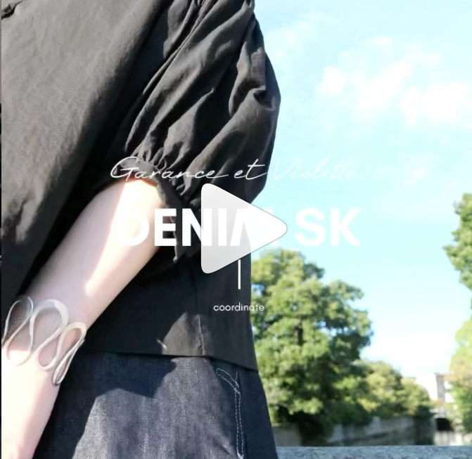 ブラウスにもニットにも◎